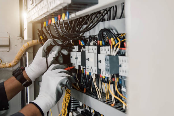 Best Commercial Electrician Services  in Thompsonville, CT